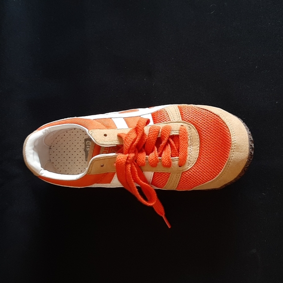 Onisuka Tiger shoes Orange and Tan 6 - Picture 3 of 5